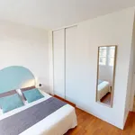 Rent 5 bedroom apartment in Paris