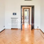 Rent 3 bedroom apartment of 150 m² in Milano