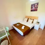 Rent a room of 90 m² in Valencia