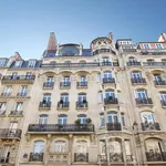 Rent 6 bedroom apartment of 210 m² in Paris