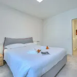 Rent 4 bedroom apartment of 70 m² in Paradiso