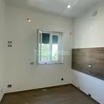 Affitto 4 camera appartamento di 100 m² in Reggio di Calabria