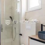 Rent 2 bedroom apartment of 75 m² in Podstrana