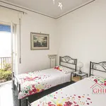 Rent 6 bedroom apartment of 120 m² in Genoa