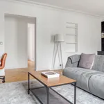 Appartement de 743 m² avec 2 chambre(s) en location à Paris