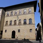 Affitto 8 camera appartamento di 140 m² in Firenze