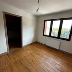 Maison de 240 m² avec 7 chambre(s) en location à DOMÈNE