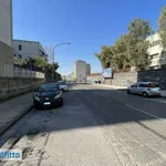 Affitto 4 camera appartamento di 103 m² in Naples