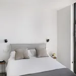 Rent 2 bedroom apartment of 70 m² in Barcelona