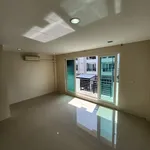 Rent 3 bedroom house of 200 m² in Krung Thep Maha Nakhon