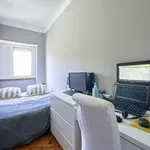 Rent a room in lisbon