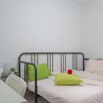 Rent 4 bedroom apartment of 70 m² in madrid