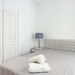 Rent 3 bedroom apartment of 110 m² in lisbon