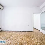 Affitto 3 camera appartamento di 88 m² in Naples