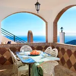 VILLA CON ESPLENDIDAS VISTAS