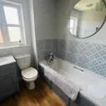 Rent 3 bedroom flat in East Midlands