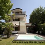 Single family villa via M. Civitali, Vittoria Apuana, Forte dei Marmi