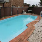 Rent 6 bedroom house in Moorebank