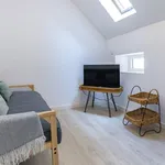 Rent 1 bedroom apartment of 40 m² in Lisbon