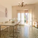 Rent 5 bedroom house of 110 m² in Pietrasanta