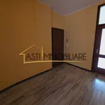 Affitto 3 camera appartamento di 70 m² in Asti