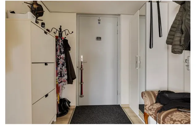 Huur 3 slaapkamer appartement van 223 m² in Almere