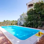 AGRADABLE VILLA EN OLIVA