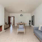 Rent 2 bedroom house of 92 m² in Alvor