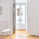 Rent 2 bedroom apartment of 80 m² in lisbon