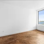 Rent 3 bedroom apartment of 144 m² in New York