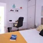 Rent 4 bedroom apartment in Valencia