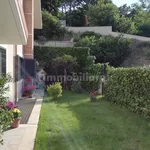 Affitto 3 camera appartamento di 100 m² in Monte Porzio Catone