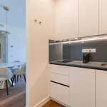 Rent 4 bedroom apartment of 70 m² in Lisboa