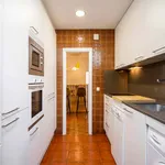 Rent a room of 177 m² in Madrid