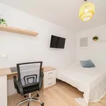 Rent a room of 110 m² in Elx