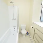 Rent 2 bedroom flat in Wakefield