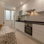 Rent a room of 117 m² in lisbon