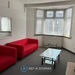 Rent 4 bedroom flat in East Midlands