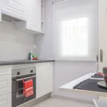 Rent 1 bedroom apartment of 29 m² in madrid