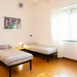 Rent 3 bedroom apartment in Milan