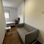 Rent 4 bedroom house in Madrid