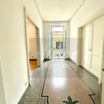 Rent 6 bedroom apartment of 200 m² in Rome