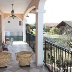 Rent 6 bedroom house of 220 m² in Archamps