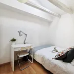 Rent a room in Madrid