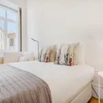 Rent 1 bedroom apartment of 40 m² in Porto