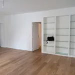 Rent 3 bedroom apartment of 84 m² in Paris