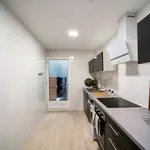 Rent a room of 156 m² in Valencia