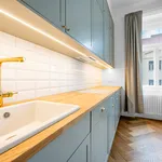 Pronajměte si 3 ložnic/e byt o rozloze 97 m² v Prague