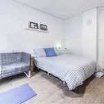 Rent 4 bedroom apartment in Valencia