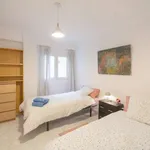 Rent 2 bedroom apartment of 75 m² in Valencia